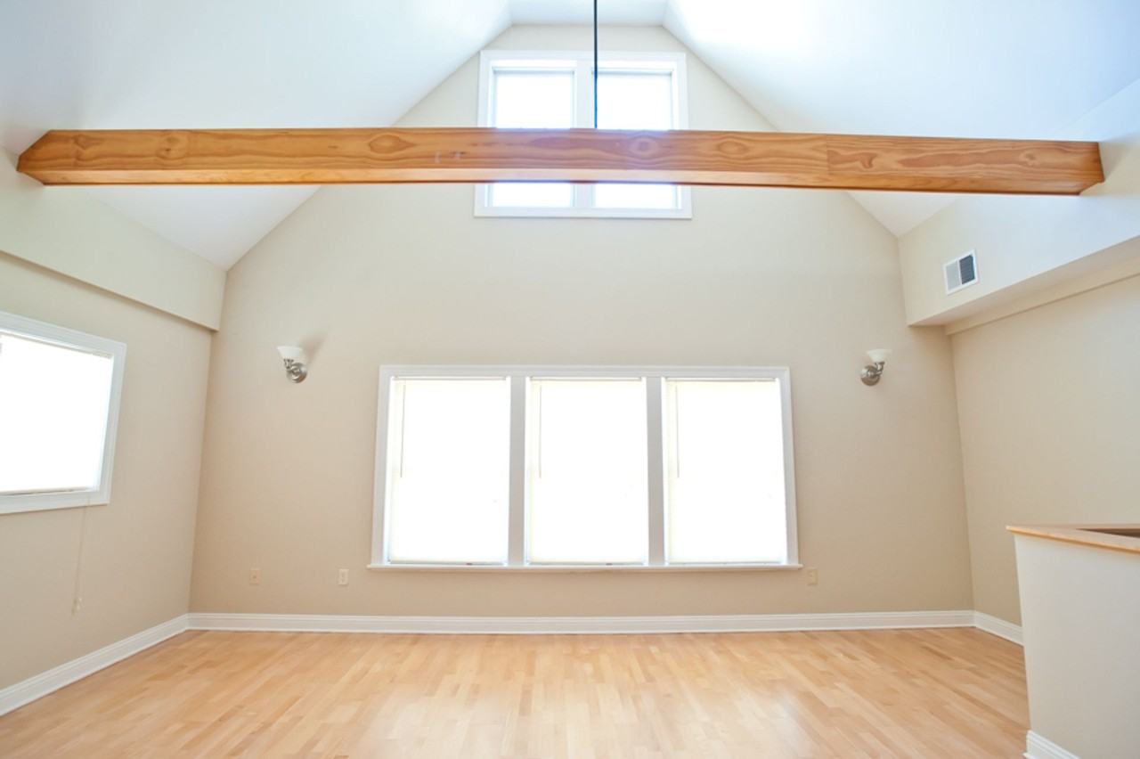 3255 N Oakland - Photo 4 of 15