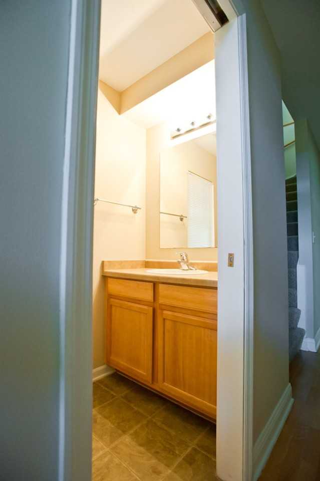 3255 N Oakland - Photo 5 of 15