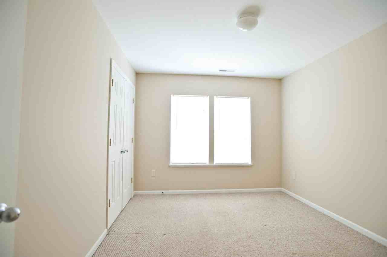 3255 N Oakland - Photo 6 of 15