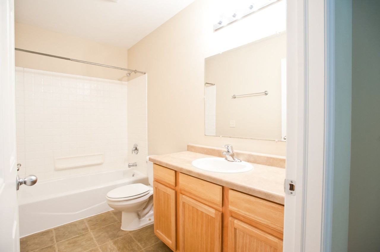3255 N Oakland - Photo 7 of 15