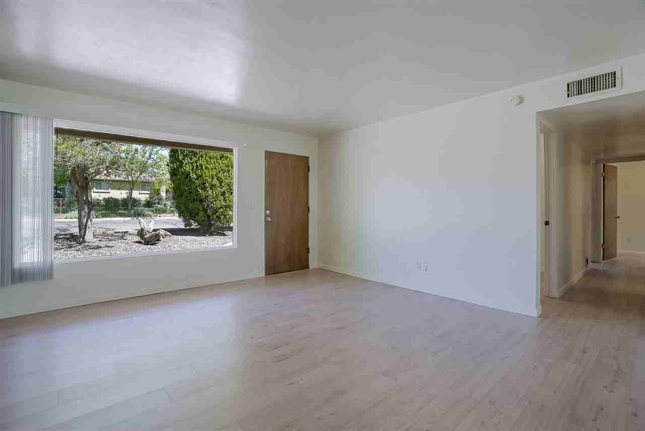 645 W Delano Ave - Photo 4 of 35