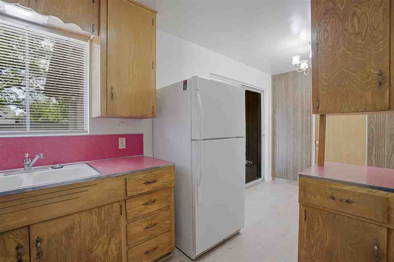645 W Delano Ave - Photo 7 of 35