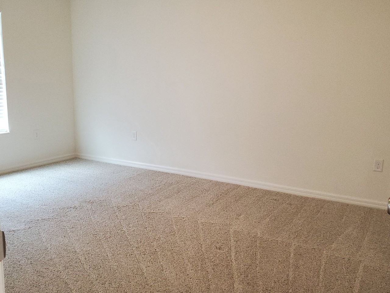 16536 Centipede St - Photo 5 of 11
