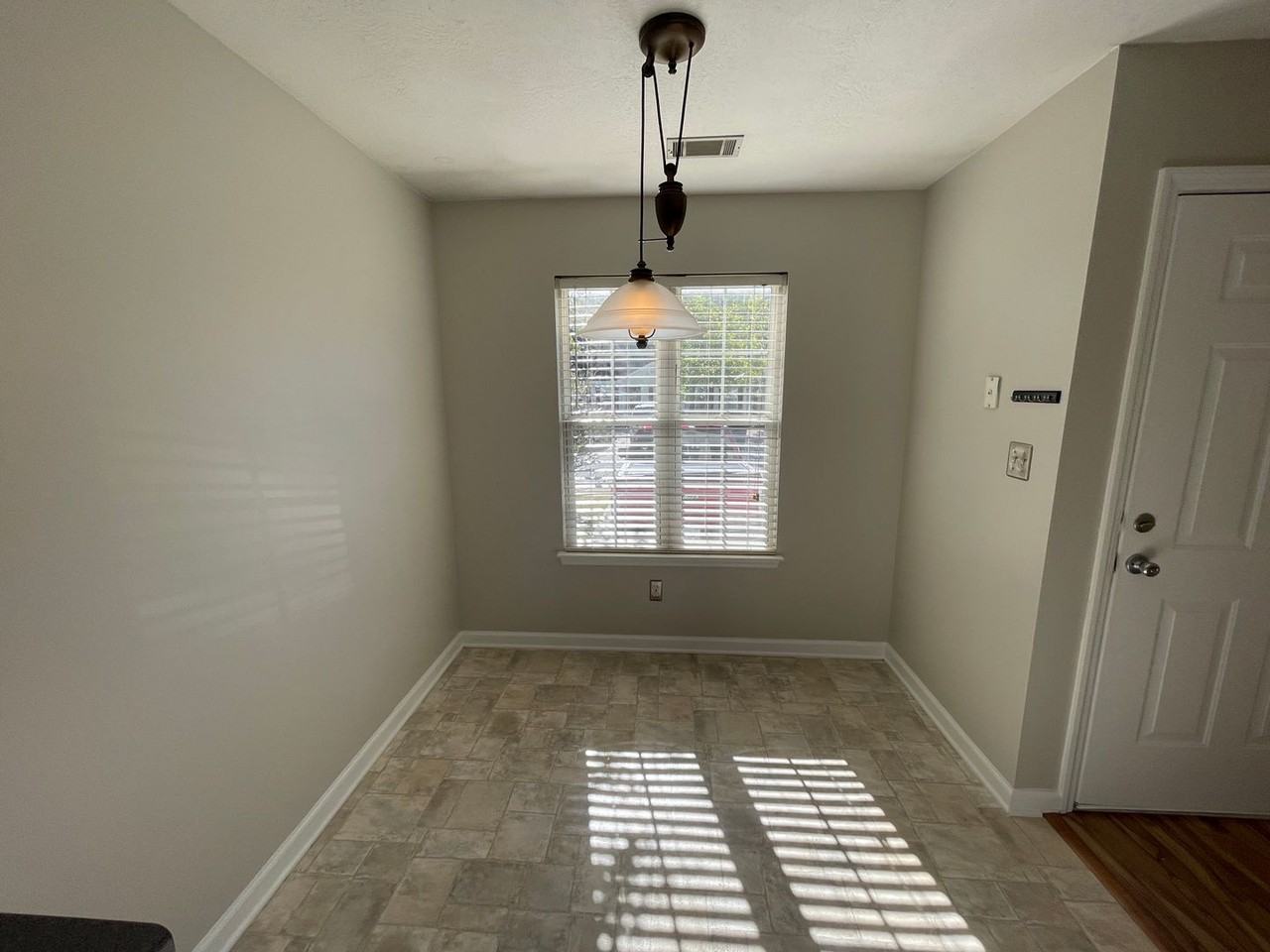 4763 W Creek Mill Ct - Photo 4 of 8