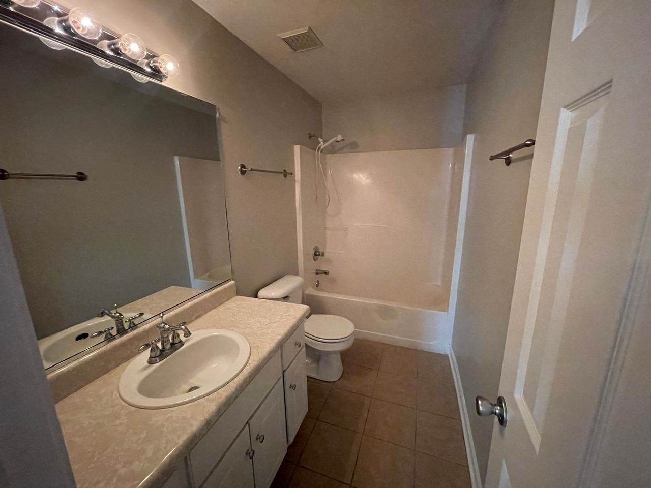 4763 W Creek Mill Ct - Photo 6 of 8
