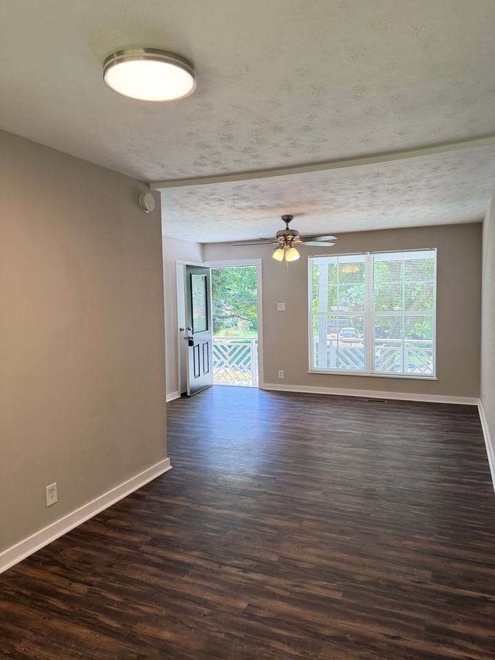 4535 Briarwood Dr - Photo 5 of 24