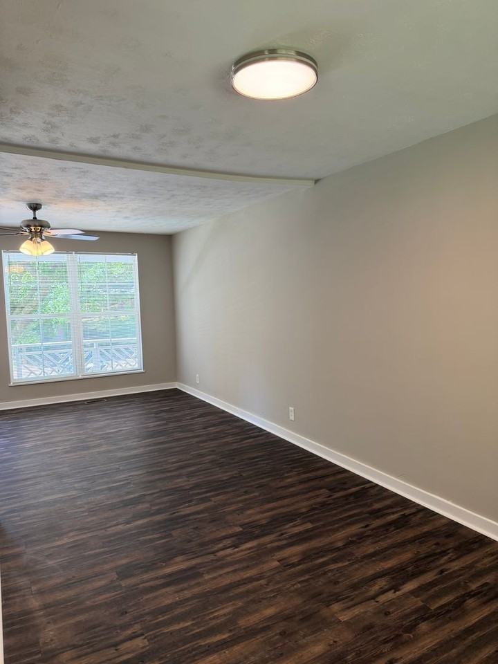 4535 Briarwood Dr - Photo 6 of 24
