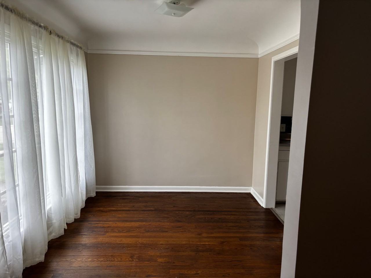 4332 Biddle St - Photo 4 of 18