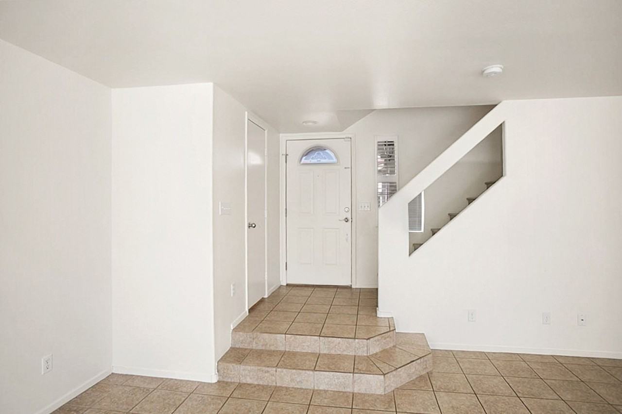 10158 Grape Ivy Ct - Photo 5 of 34