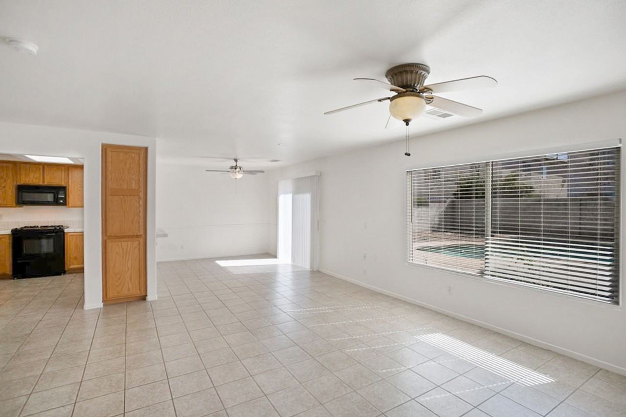 10158 Grape Ivy Ct - Photo 7 of 34