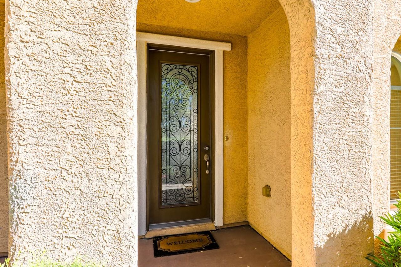 12053 Hathaway Pines Ln - Photo 3 of 48
