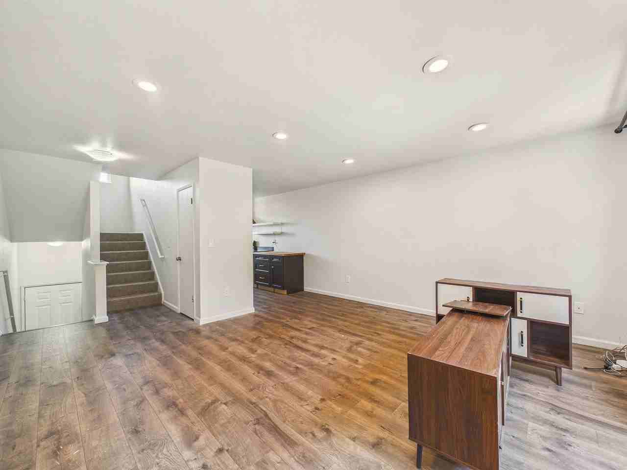 2444 Frances St - Photo 2 of 27