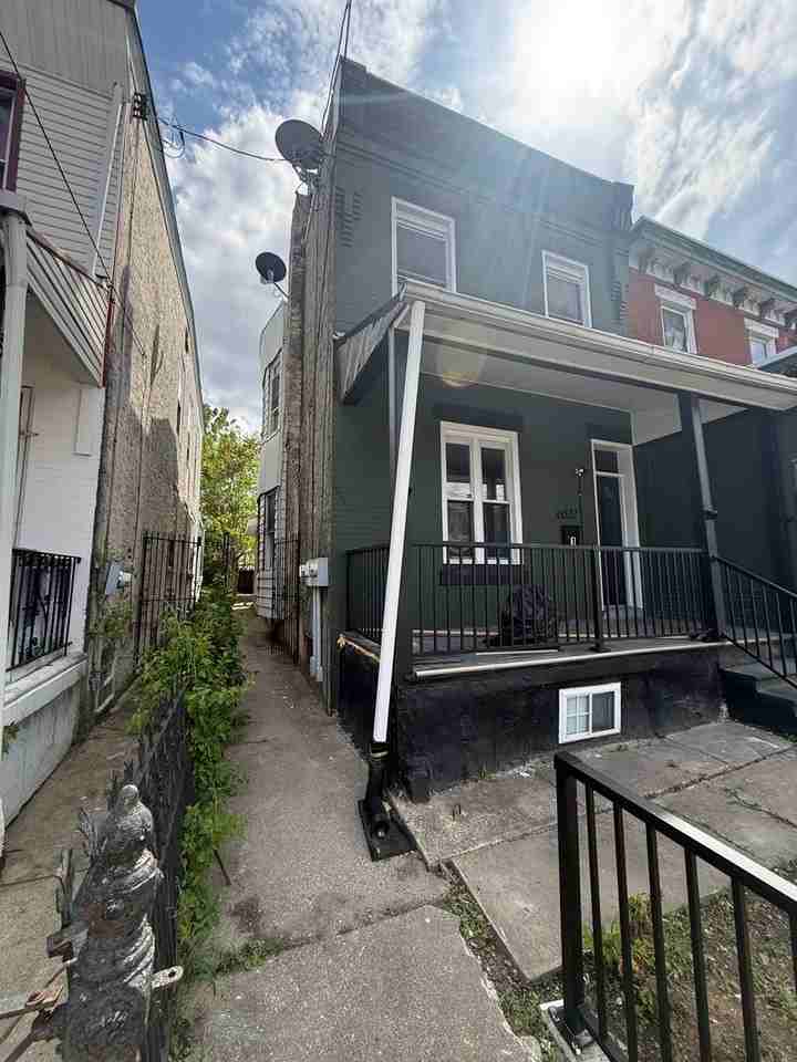 6022 Pine St - Photo 2 of 27