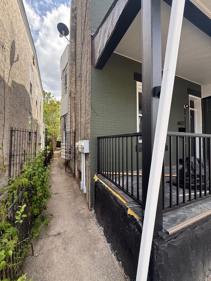 6022 Pine St - Photo 3 of 27