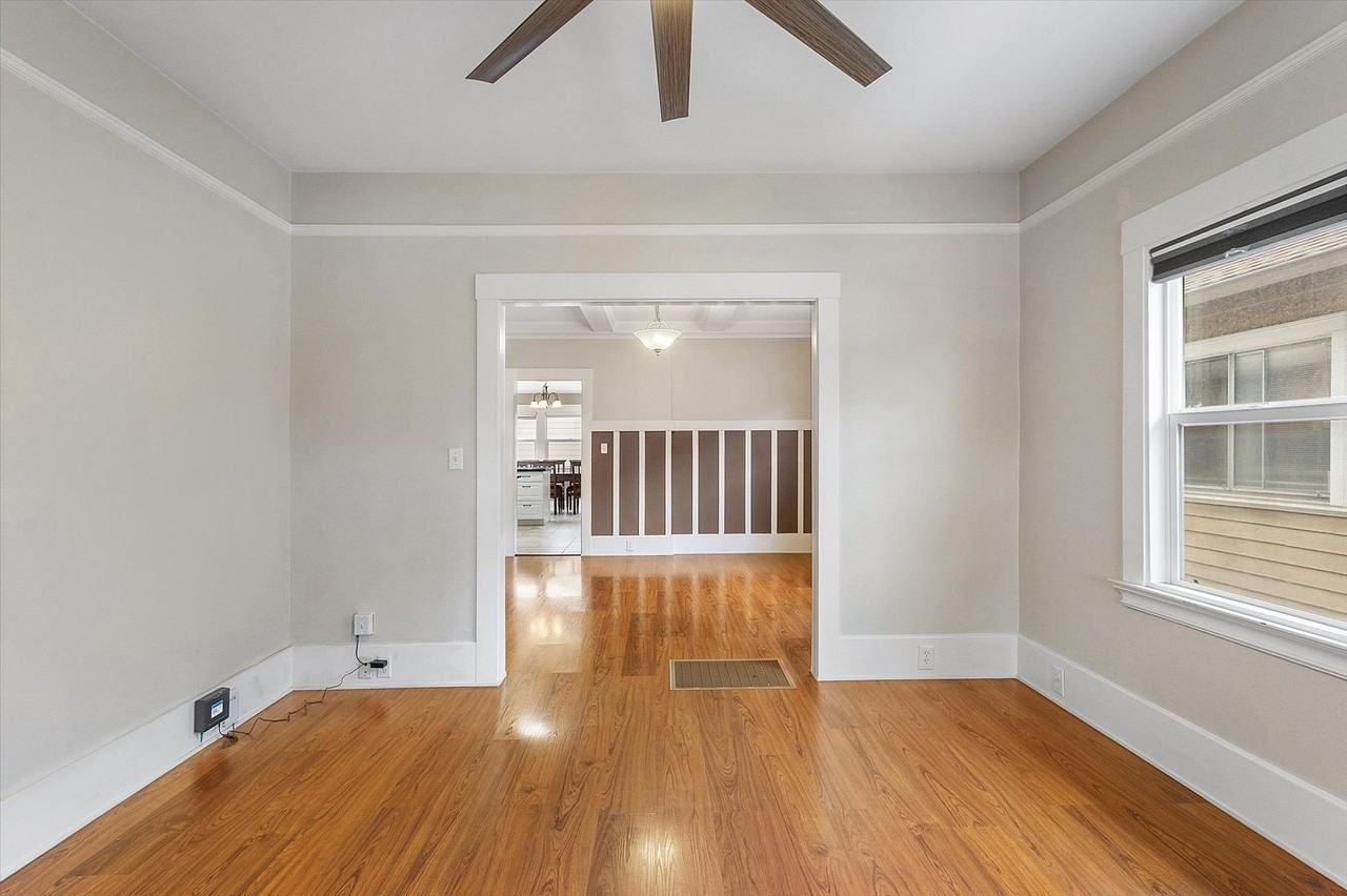 1832 9th St - Photo 4 of 18