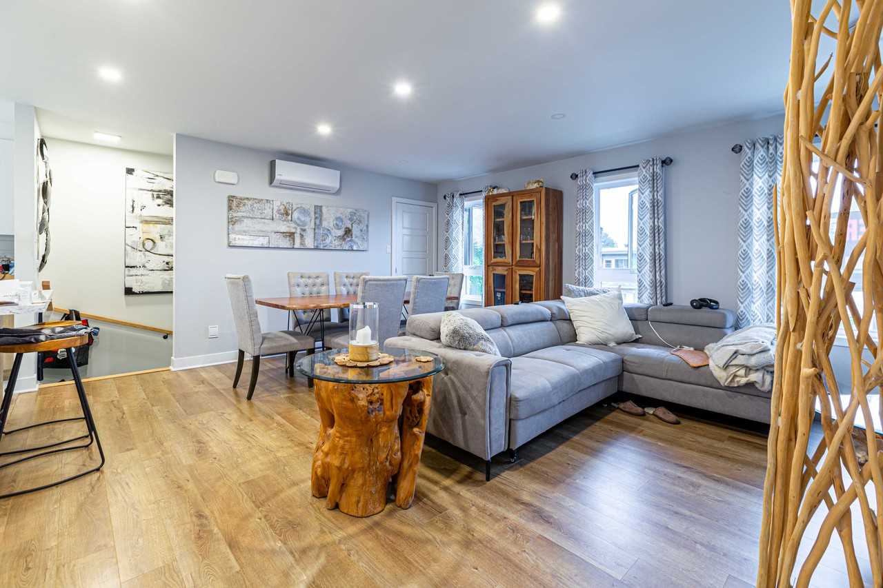 2095 Rue Saint-Thomas - Photo 2 of 20