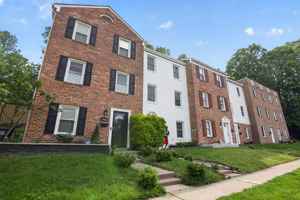 featured image of 2925 Wythe Ct #1