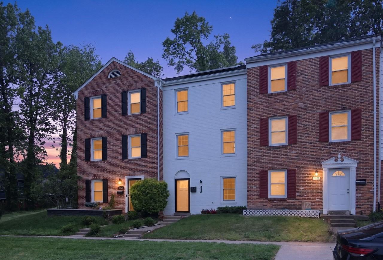 2925 Wythe Ct #1 - Photo 2 of 24
