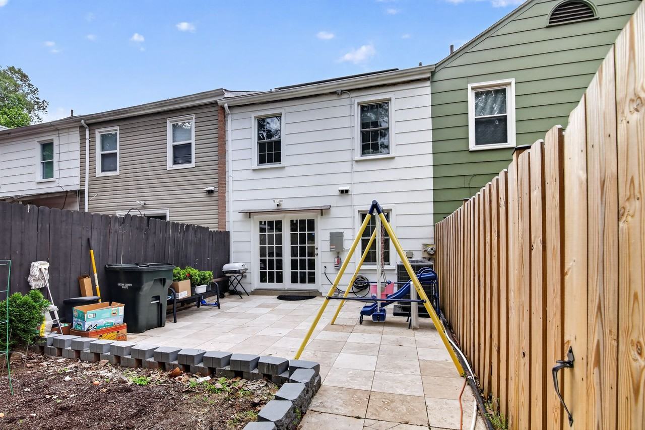 2925 Wythe Ct #1 - Photo 4 of 24