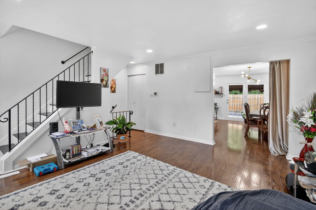 2925 Wythe Ct #1 - Photo 6 of 24