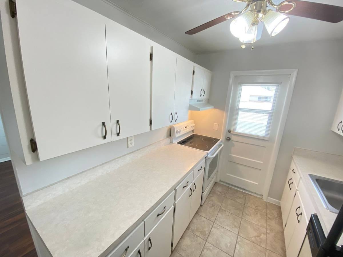 320 Lakeview St #207 - Photo 2 of 5