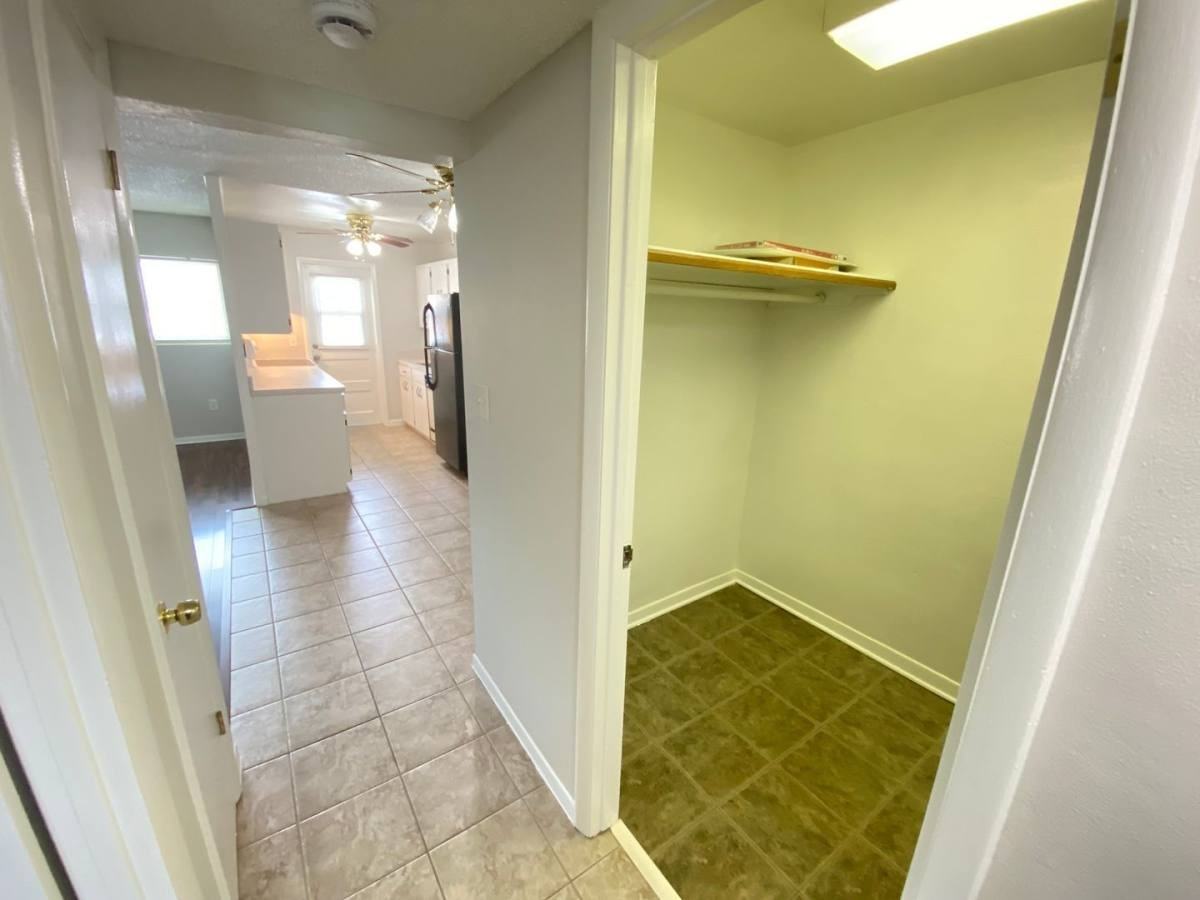 320 Lakeview St #207 - Photo 3 of 5
