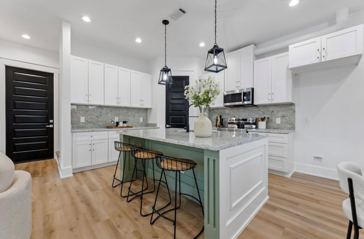 518 Clinton St ##A - Photo 5 of 21
