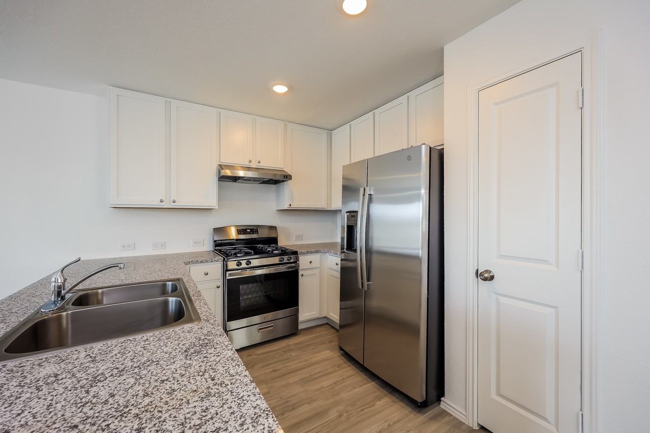 8044 Nube Medina - Photo 5 of 16