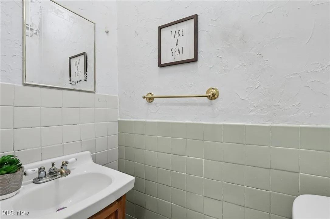 615 Noah Ave - Photo 4 of 30