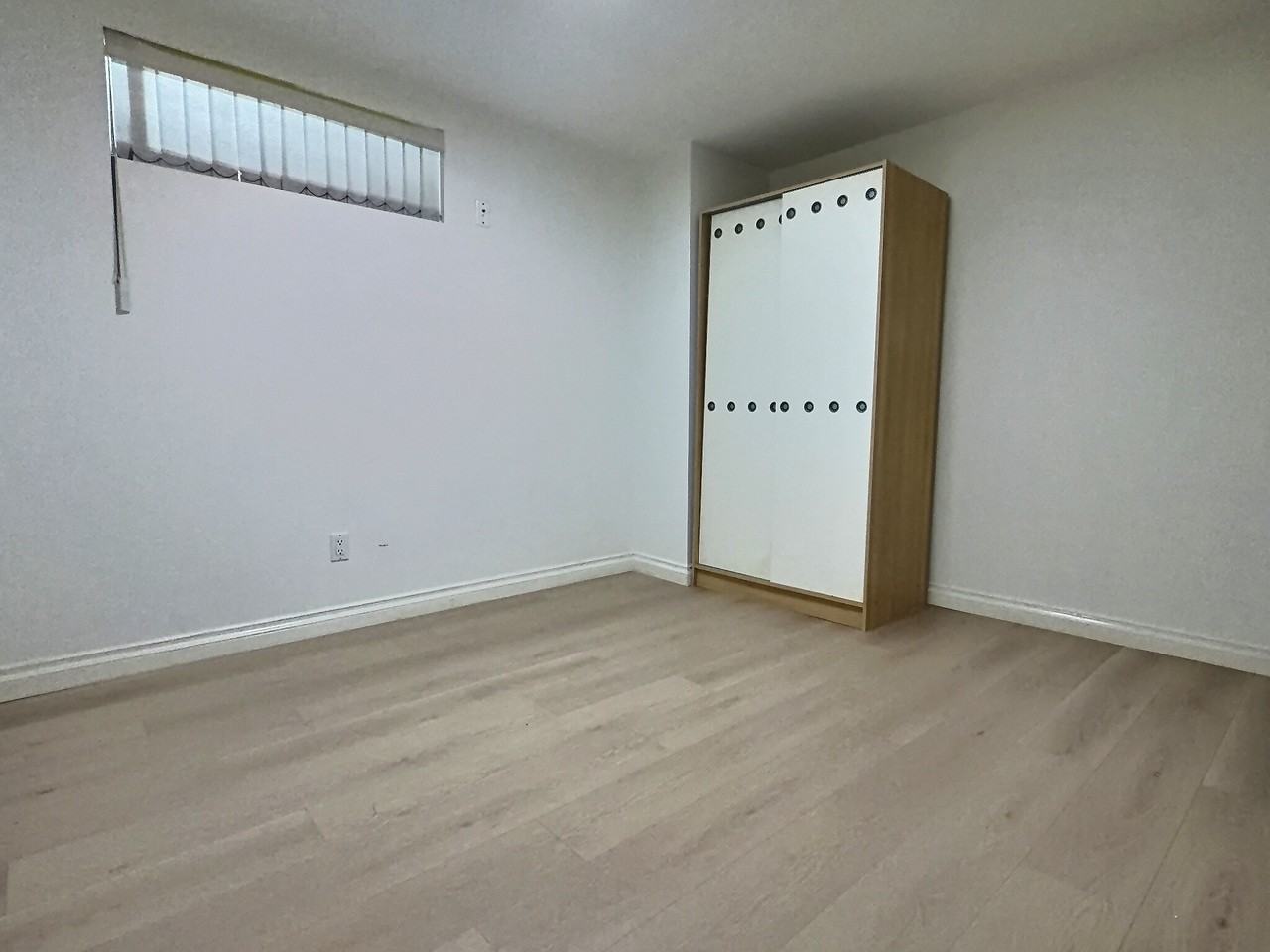 3313 E 43rd Ave - Photo 3 of 4