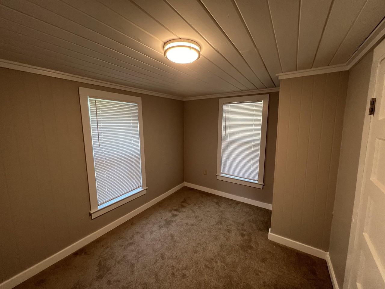 709 S 11th St - Photo 2 of 21