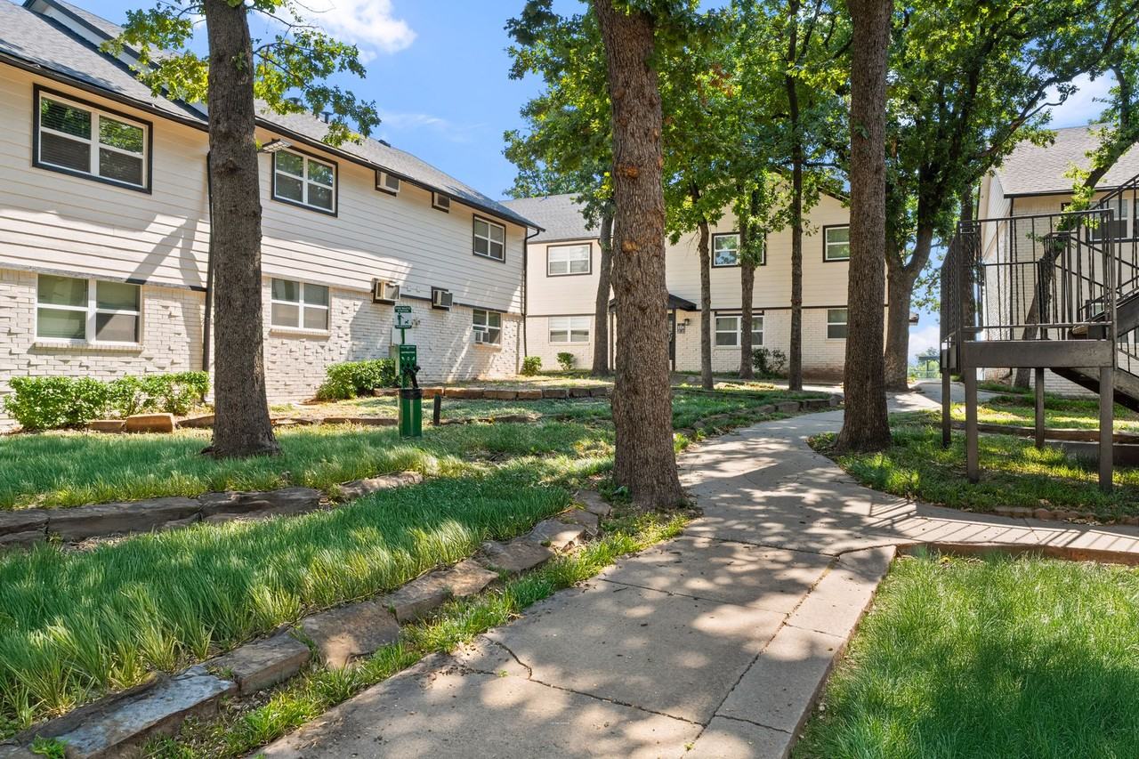 Castle Tower Apartments | Renovated Homes in Northwest Oklahoma City - Photo 7 of 45