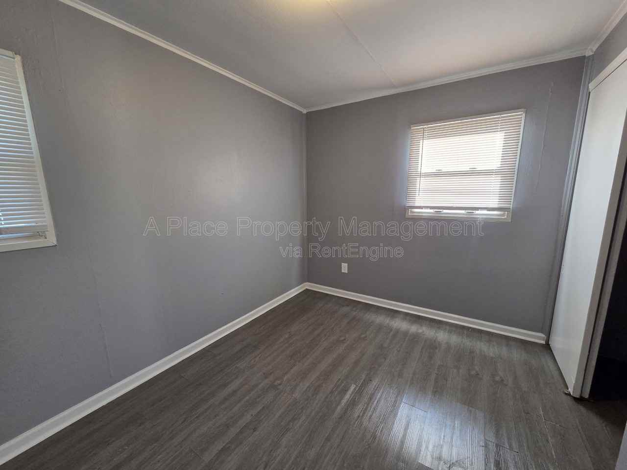 6042 Hancock Ave - Photo 6 of 13