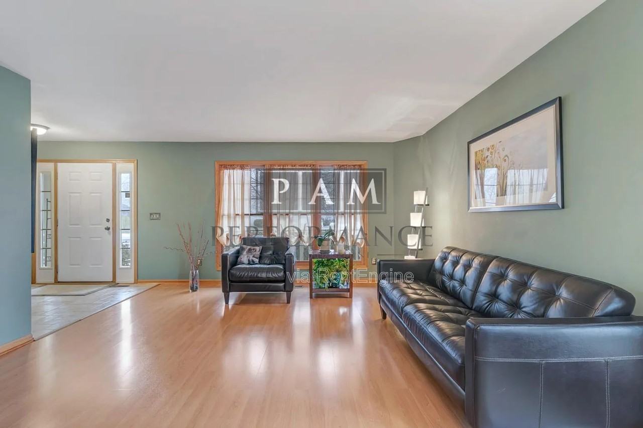 6422 99th Ave - Photo 3 of 30