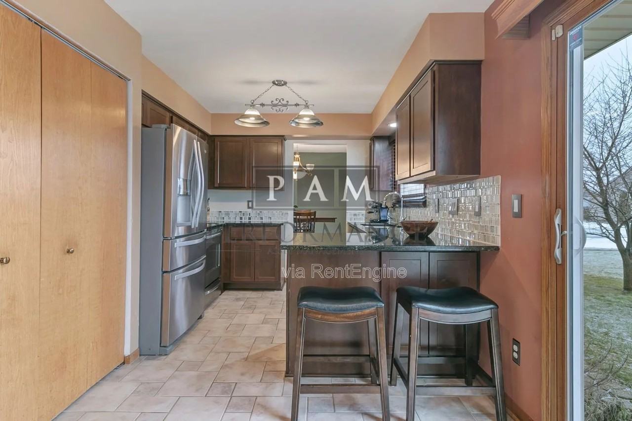6422 99th Ave - Photo 7 of 30