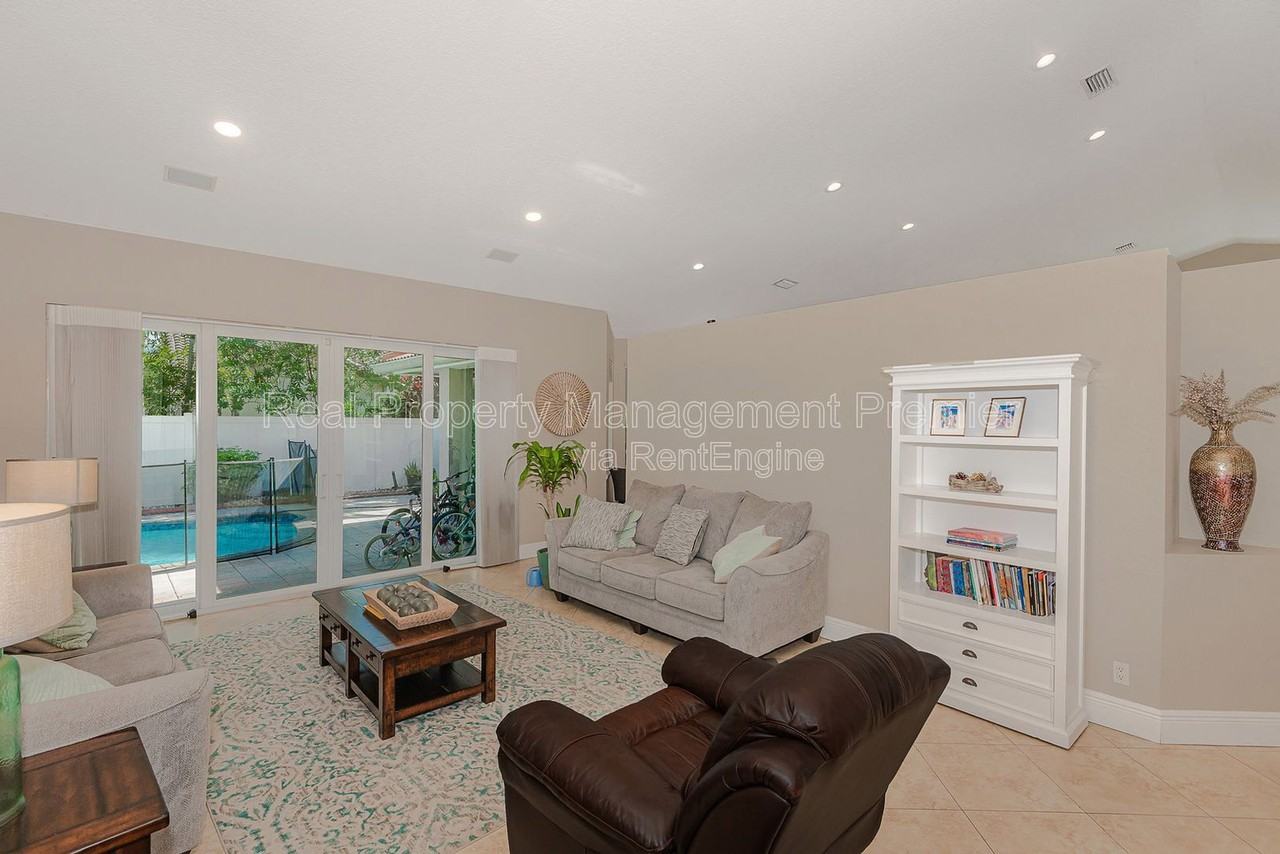 18253 Nw 15th Ln - Photo 3 of 38