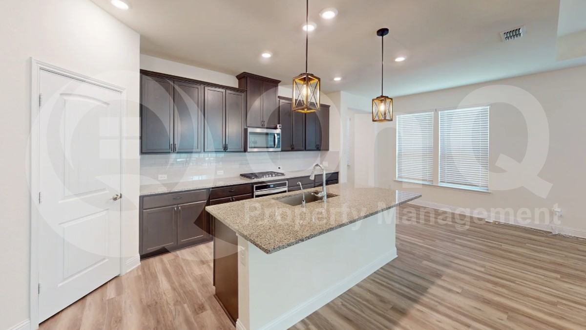4112 Wood River Trl - Photo 4 of 18