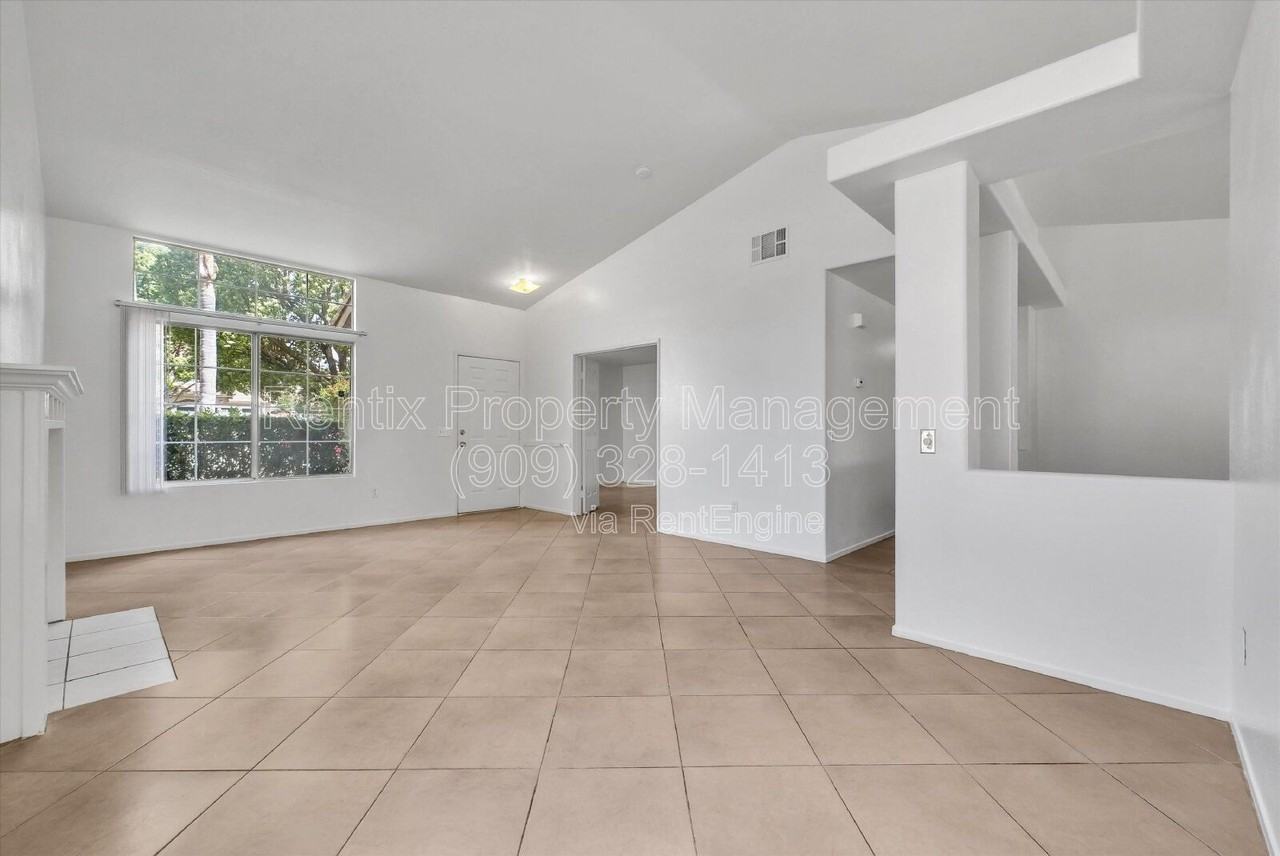 1240 Visconti Dr - Photo 7 of 30