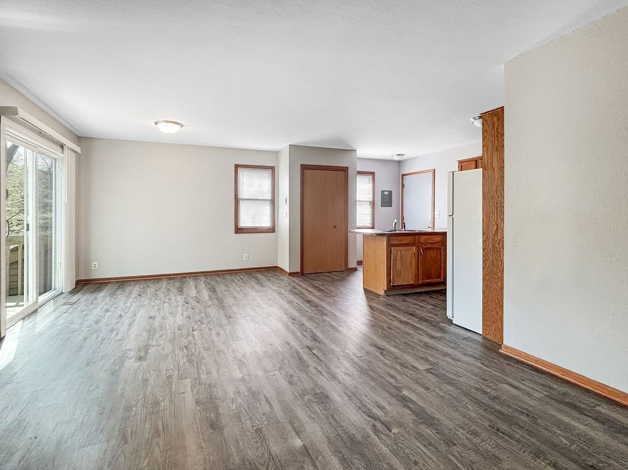 2642 Kragspough Ct - Photo 2 of 6
