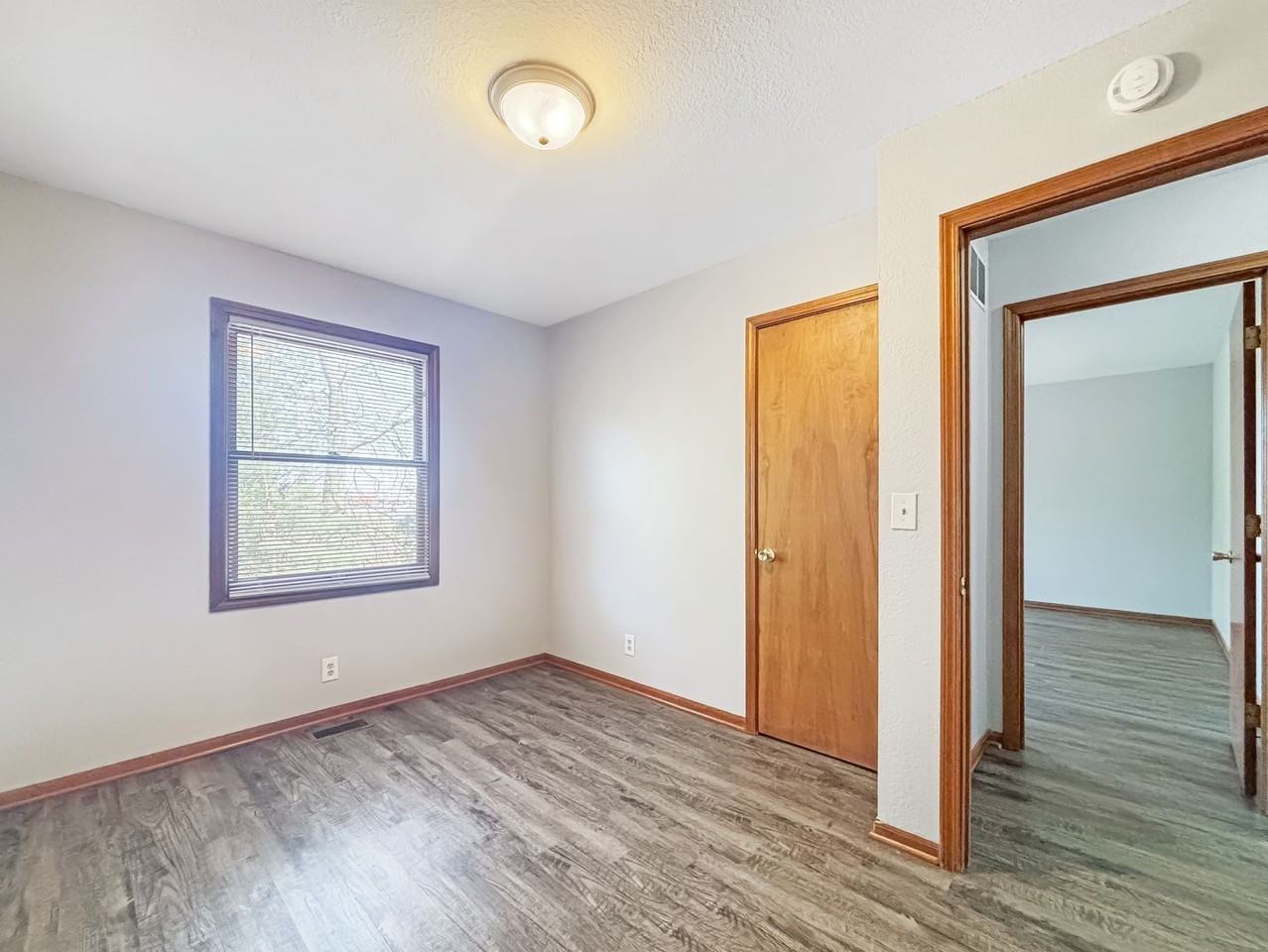 2642 Kragspough Ct - Photo 3 of 6