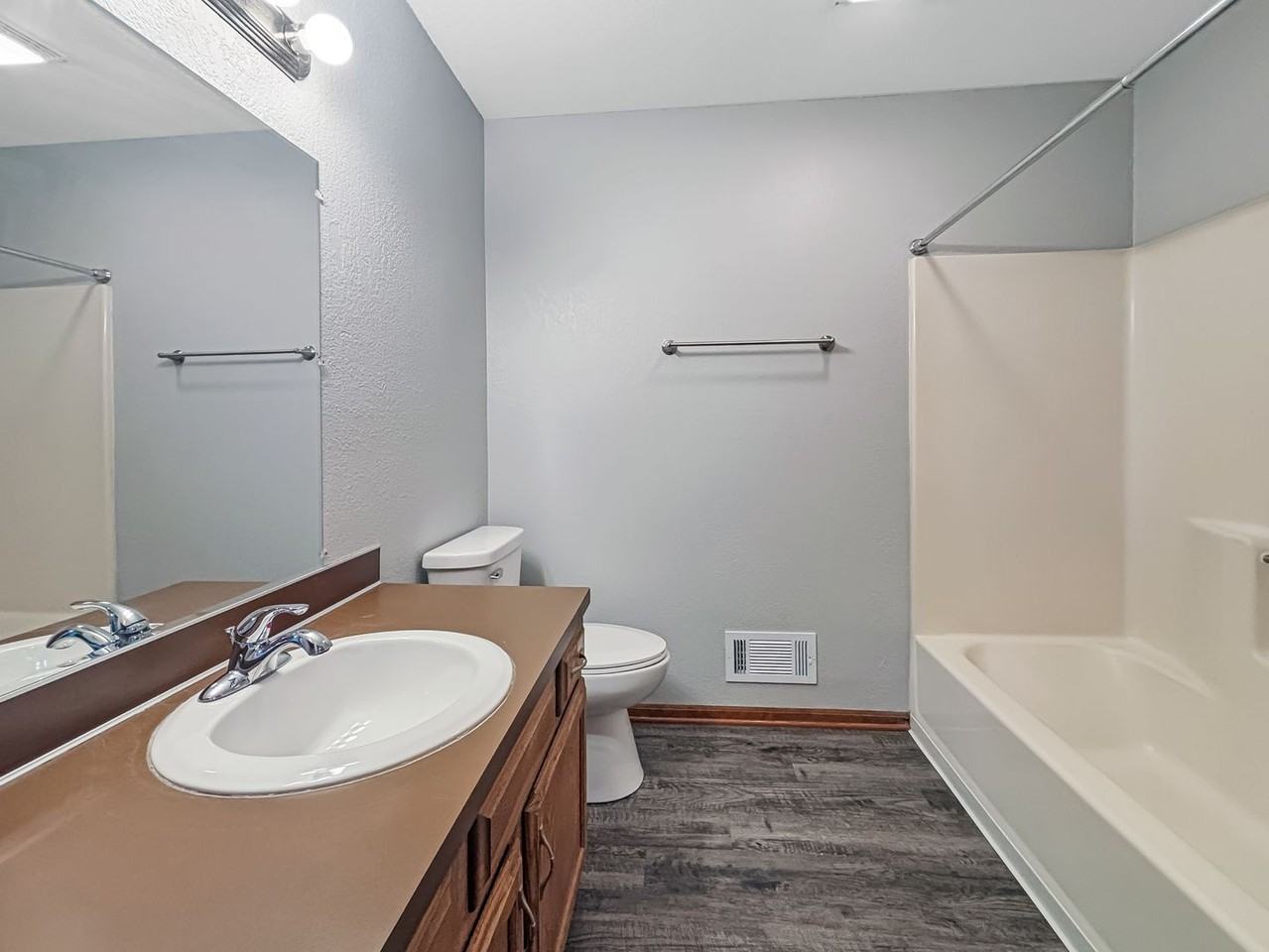 2642 Kragspough Ct - Photo 5 of 6