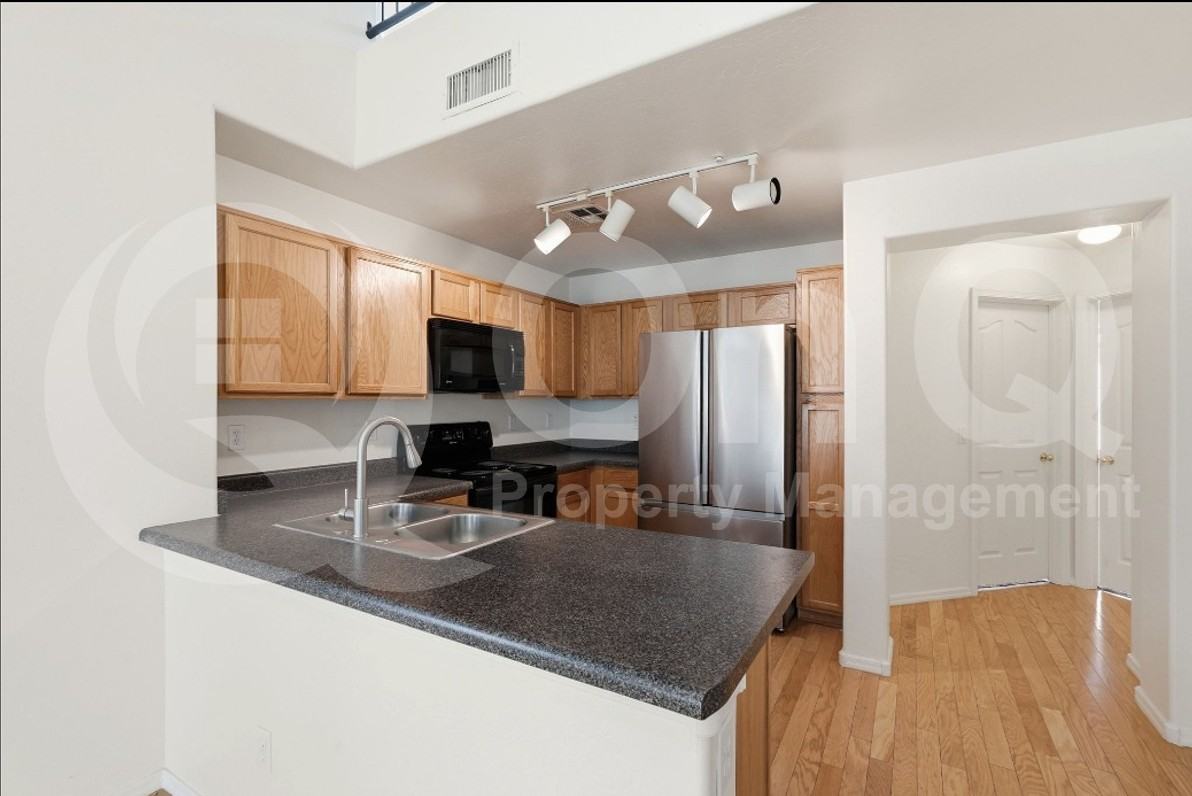 161 W Campbell Ct - Photo 4 of 24