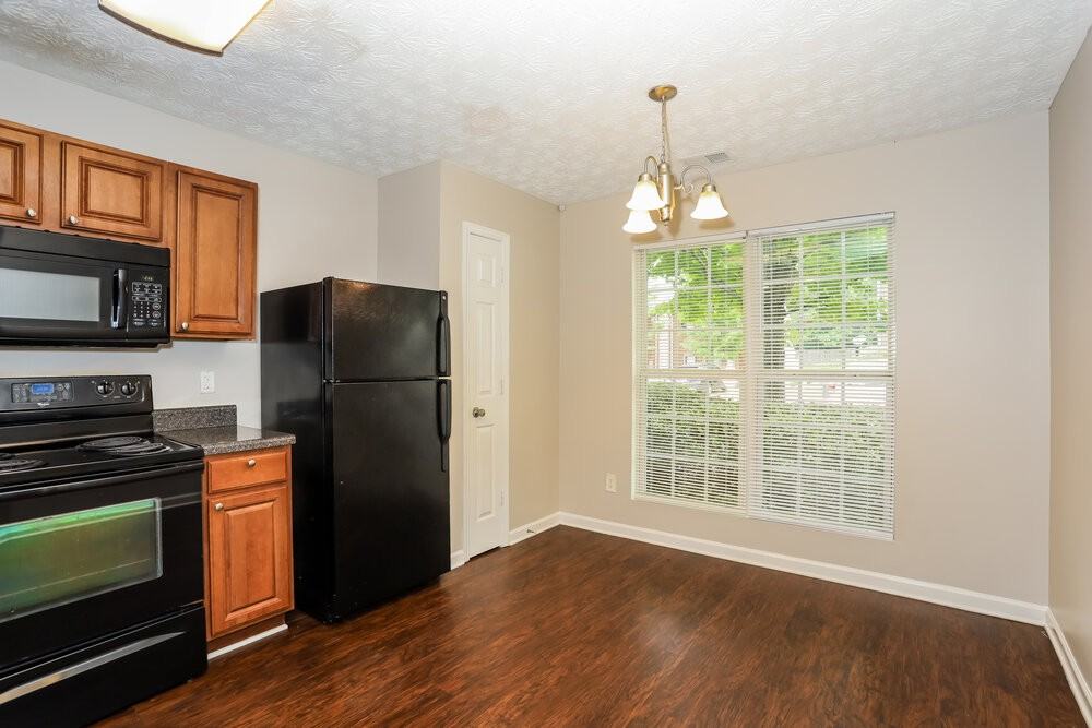 5621 Union Pointe Dr - Photo 7 of 17