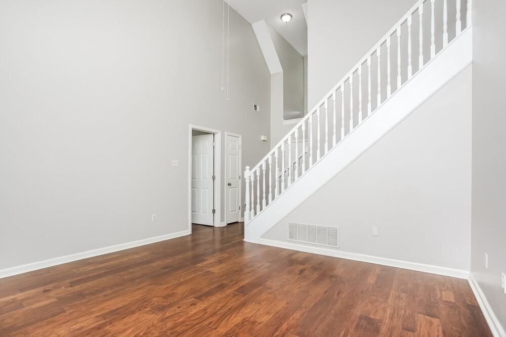 5996 Southbend Ln - Photo 4 of 17
