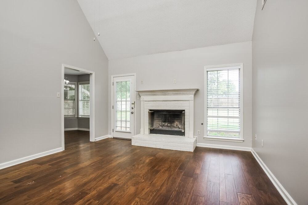 5996 Southbend Ln - Photo 5 of 17