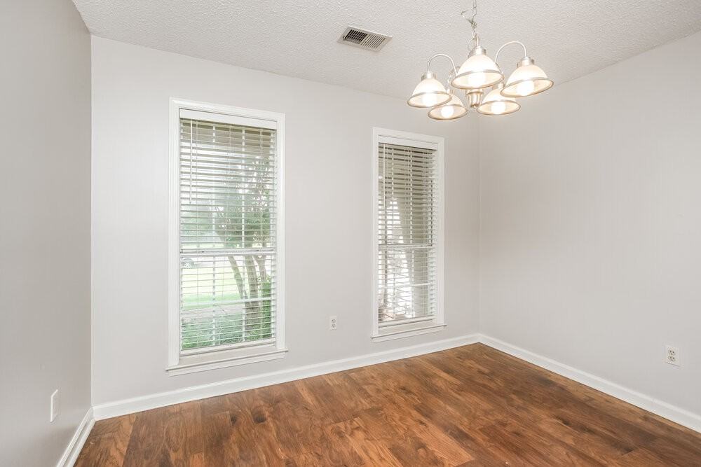 5996 Southbend Ln - Photo 6 of 17