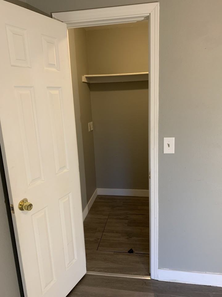 7943 York St #4 - Photo 4 of 5
