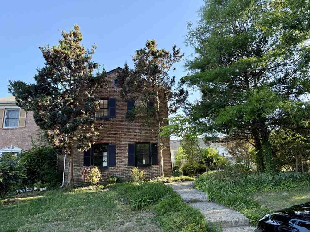 727 Olde Greenwich Cir