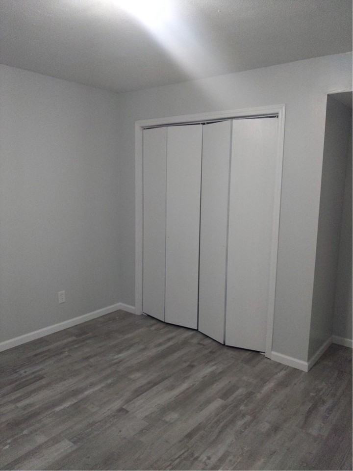 1010 Kearney St #5 - Photo 6 of 7