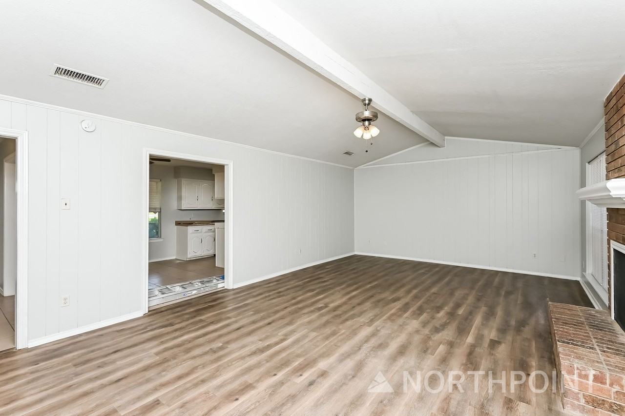1105 Cedar Ridge Dr - Photo 2 of 16